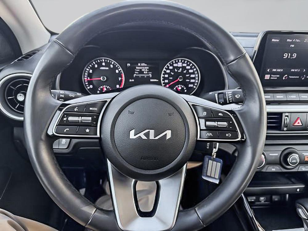 Kia Forte EX 2023 d&rsquo;occasion à vendre - 18
