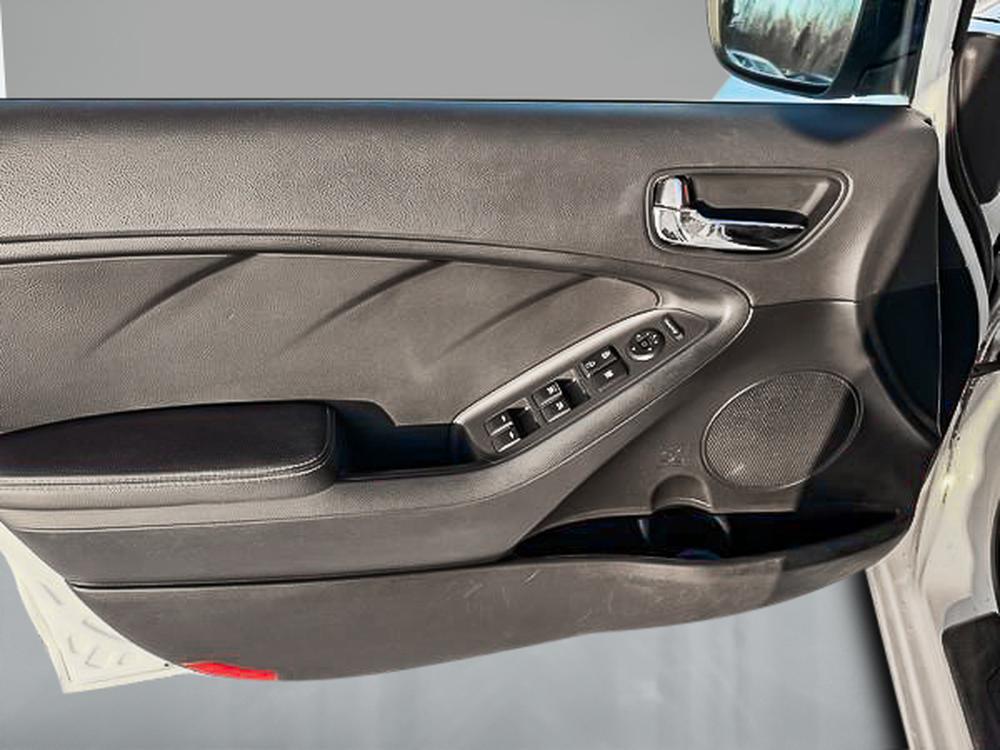 Kia 5 portes Forte SX 2015 d&rsquo;occasion à vendre - 13