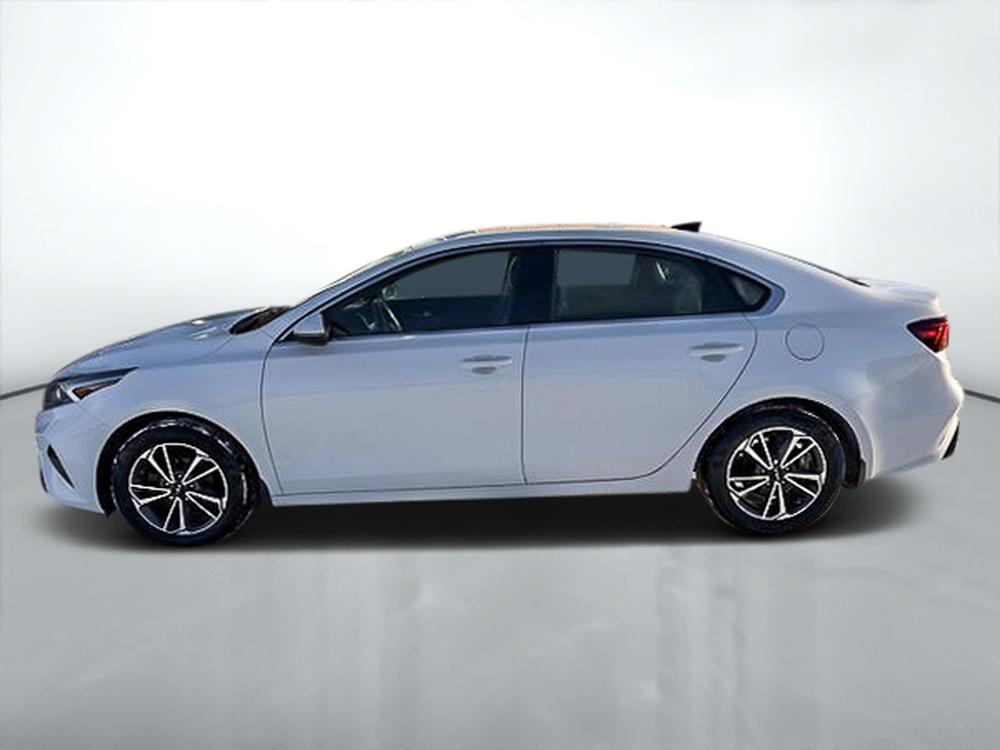 Kia Forte EX 2022 d&rsquo;occasion à vendre - 4