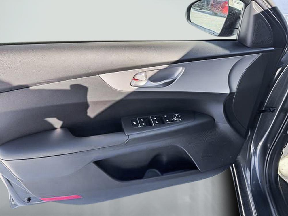 Kia Forte LX AUTOMATIQUE 2023 d&rsquo;occasion à vendre - 12