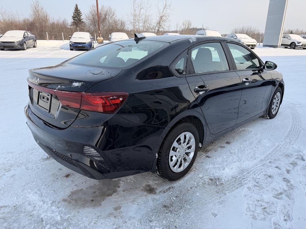 Kia Forte LX 2023 d&rsquo;occasion à vendre - 8