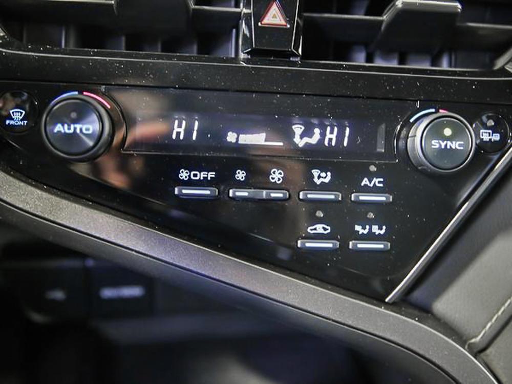 Toyota Camry HYBRID LE 2022 d&rsquo;occasion à vendre - 24