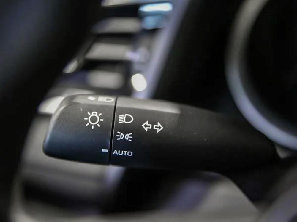 Toyota Camry HYBRID LE 2022 d&rsquo;occasion à vendre - 21