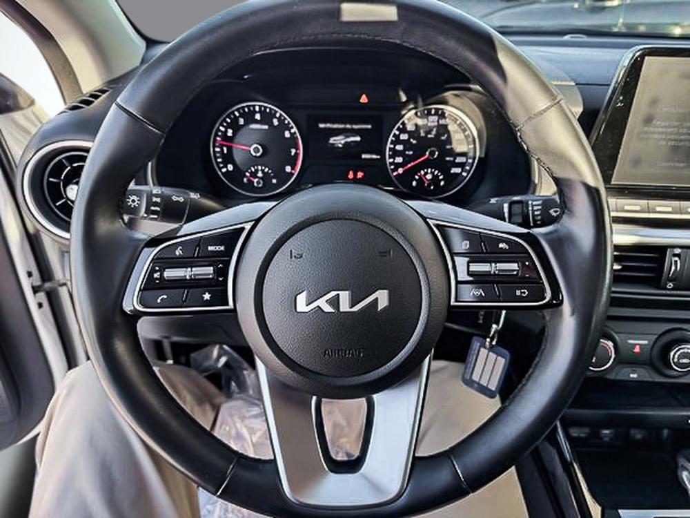 Kia Forte EX 2022 d&rsquo;occasion à vendre - 18