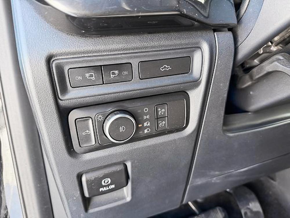 Ford F-150 2021 Noir usage à vendre Ford F-150 2021 Noir usage à vendre