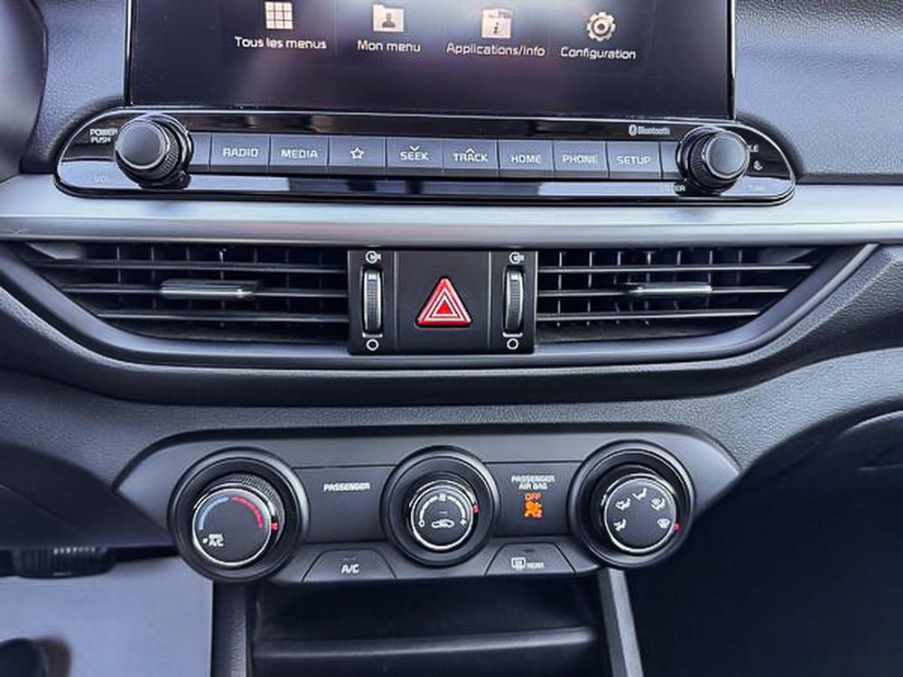 Kia Forte LX 2020 d&rsquo;occasion à vendre - 24