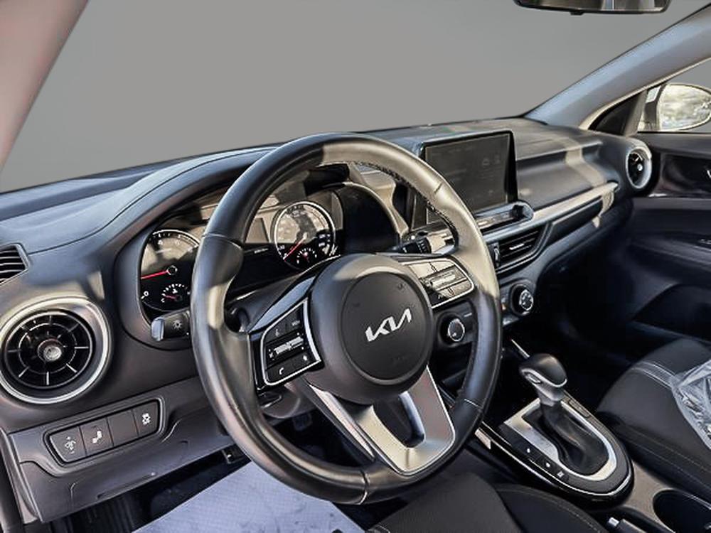 Kia Forte EX 2022 d&rsquo;occasion à vendre - 28