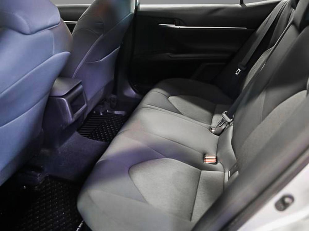 Toyota Camry HYBRID LE 2022 d&rsquo;occasion à vendre - 30