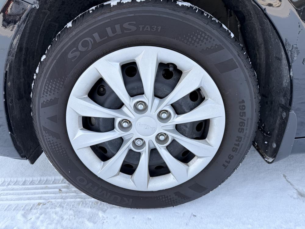 Kia Forte LX 2023 d&rsquo;occasion à vendre - 11