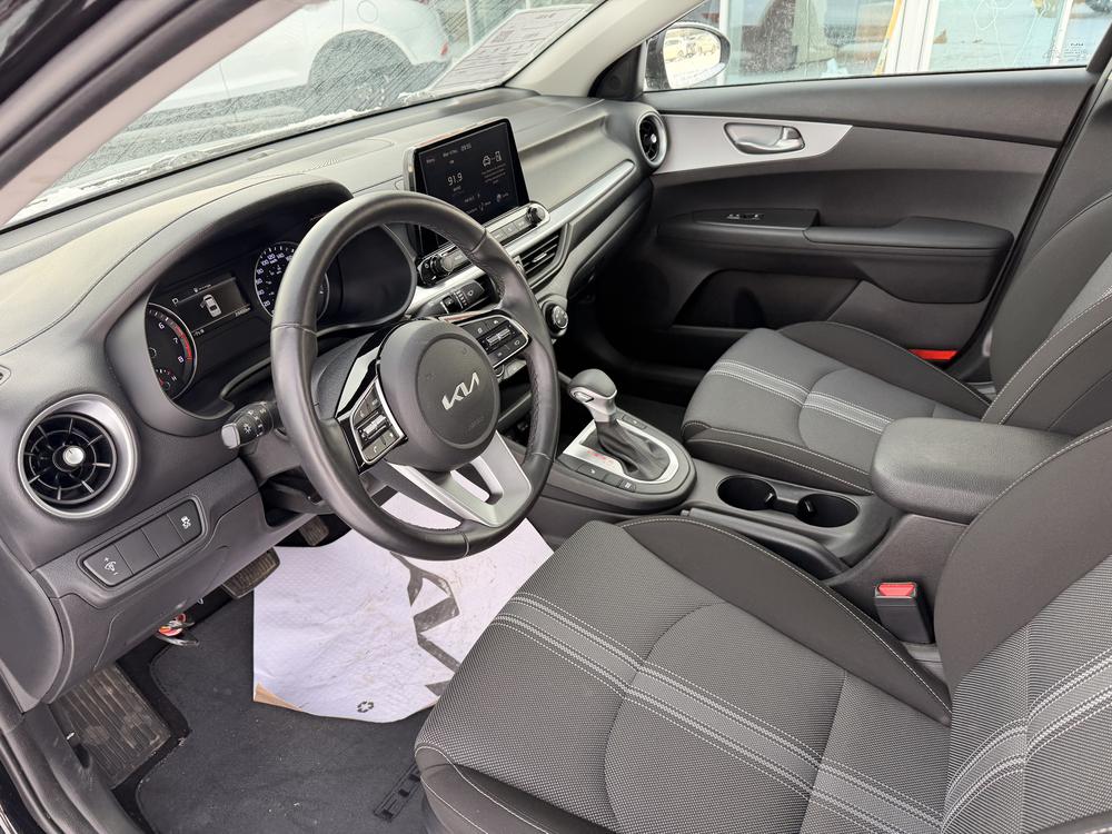 Kia Forte LX 2023 d&rsquo;occasion à vendre - 17