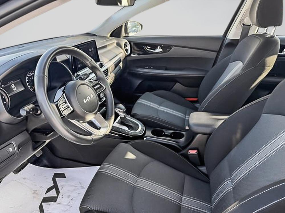 Kia Forte EX 2023 d&rsquo;occasion à vendre - 28