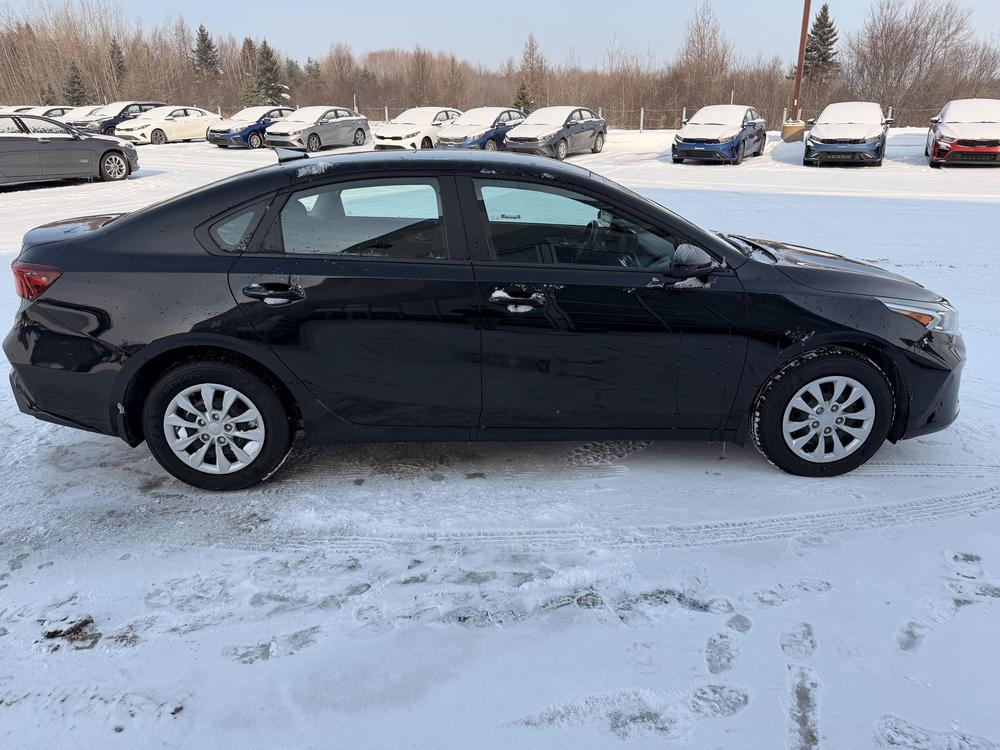 Kia Forte LX 2023 d&rsquo;occasion à vendre - 9