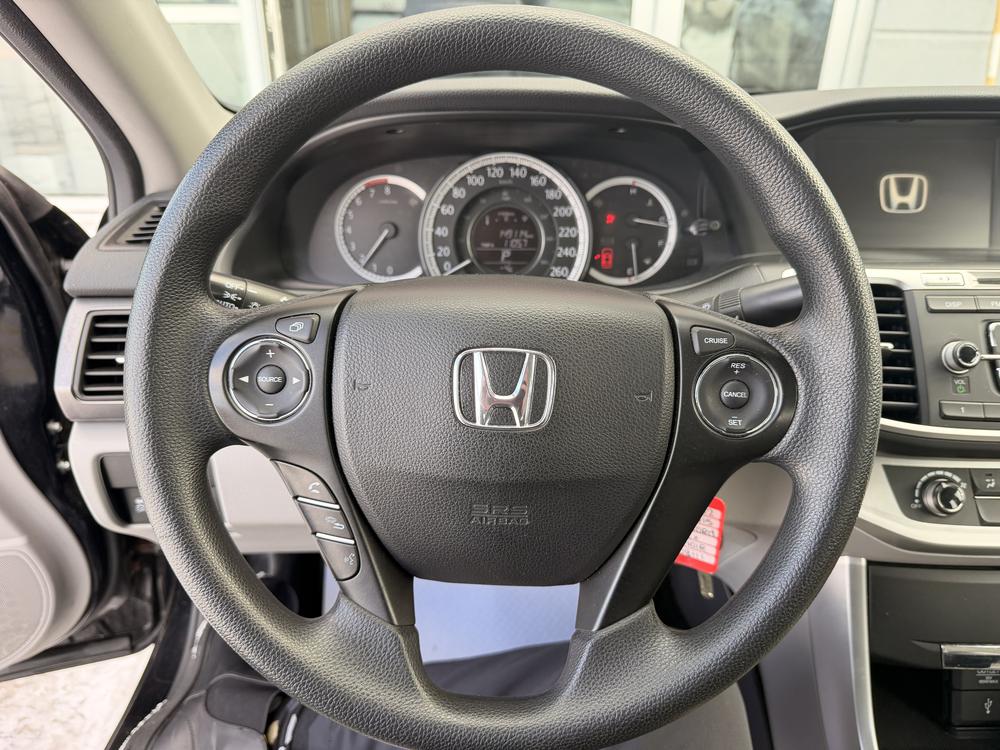 Honda Accord Sedan 2015 Noir usage à vendre Honda Accord Sedan 2015 Noir usage à vendre