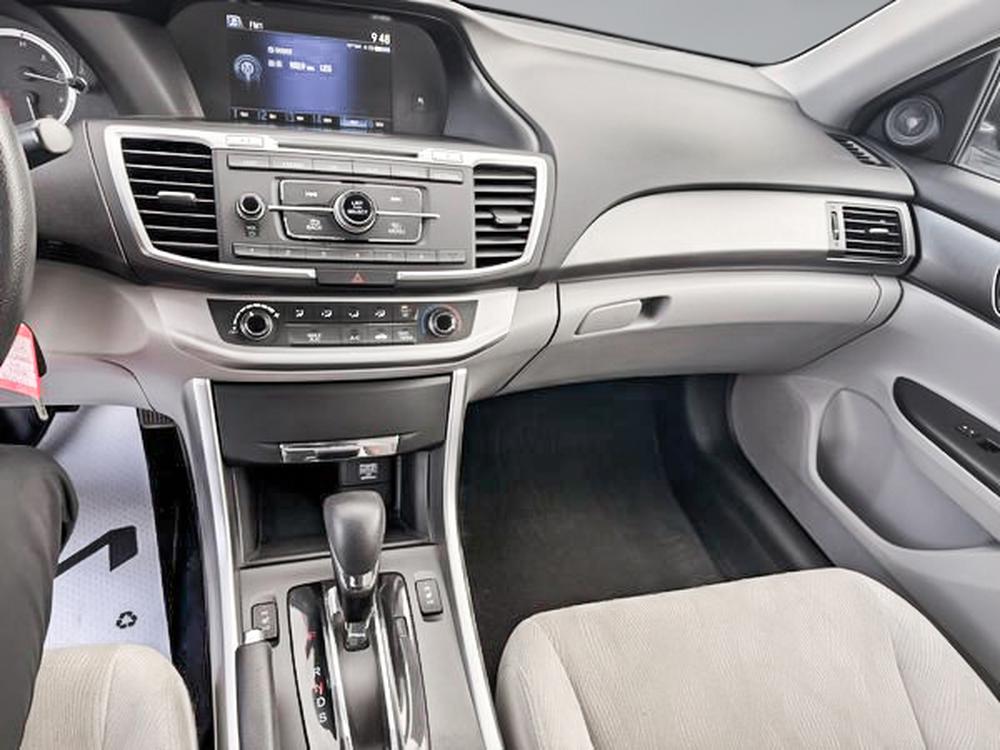 Honda Berline Accord LX 2015 d&rsquo;occasion à vendre - 27