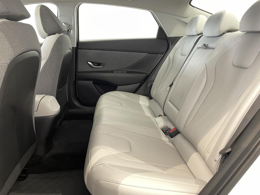 Hyundai Elantra hybride Luxury 2023 d&rsquo;occasion à vendre - 31