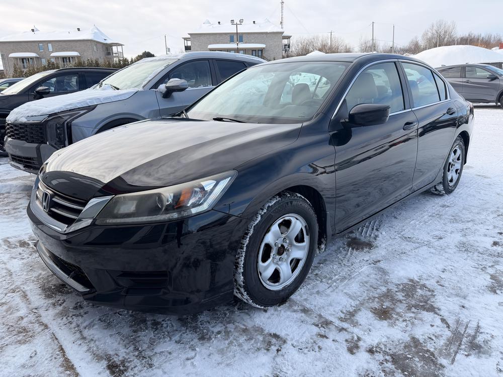 Honda Accord Sedan 2015 Noir usage à vendre Honda Accord Sedan 2015 Noir usage à vendre
