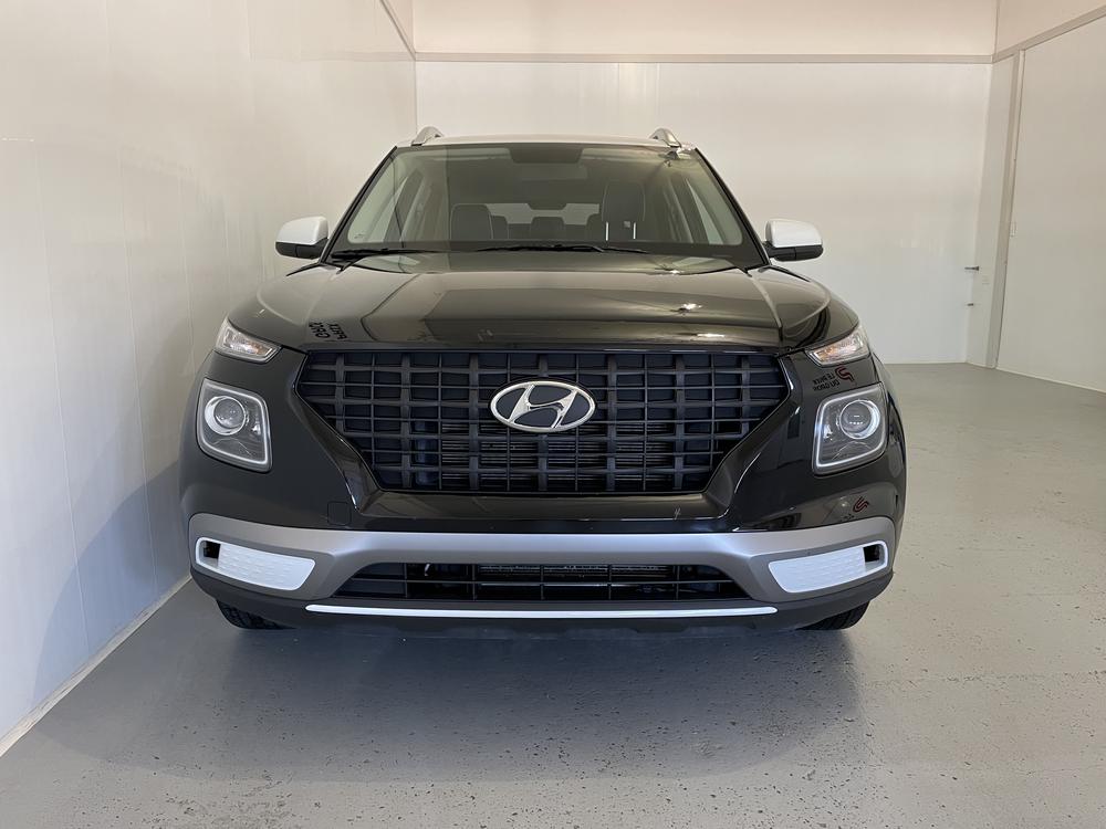 Hyundai Venue Urban Edition / Toit blanc 2022 d&rsquo;occasion à vendre - 2