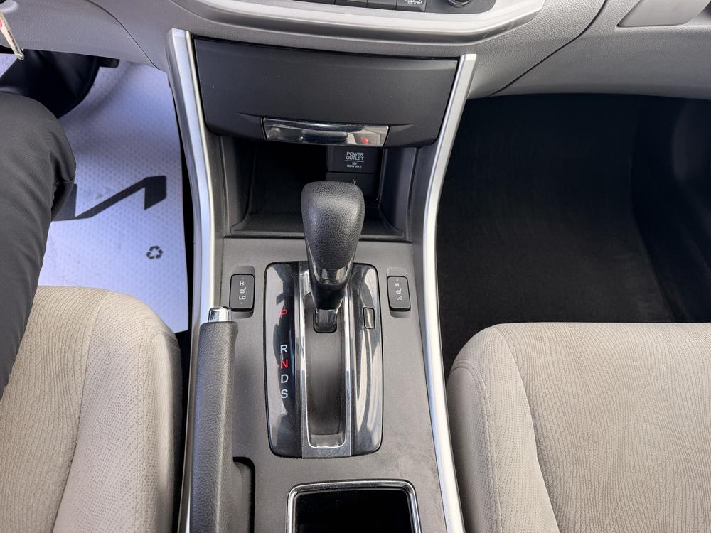 Honda Berline Accord LX 2015 d&rsquo;occasion à vendre - 26