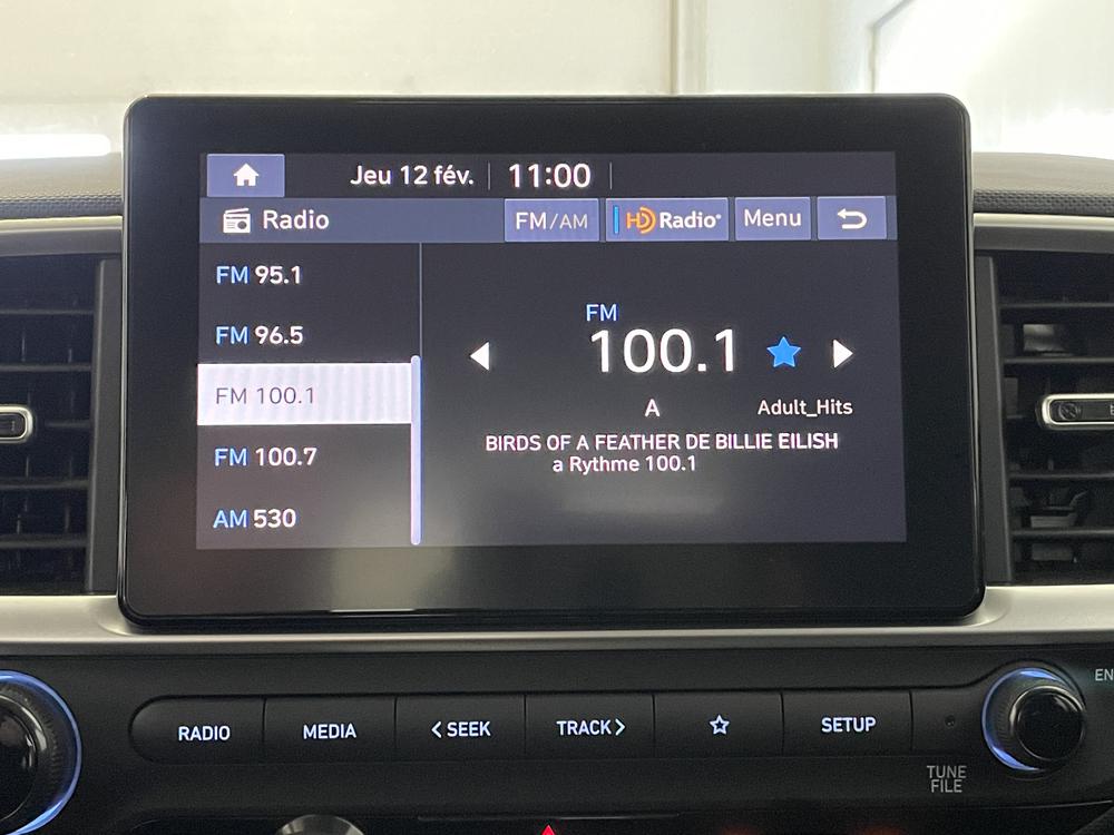 Hyundai Venue Essential 2024 d&rsquo;occasion à vendre - 19