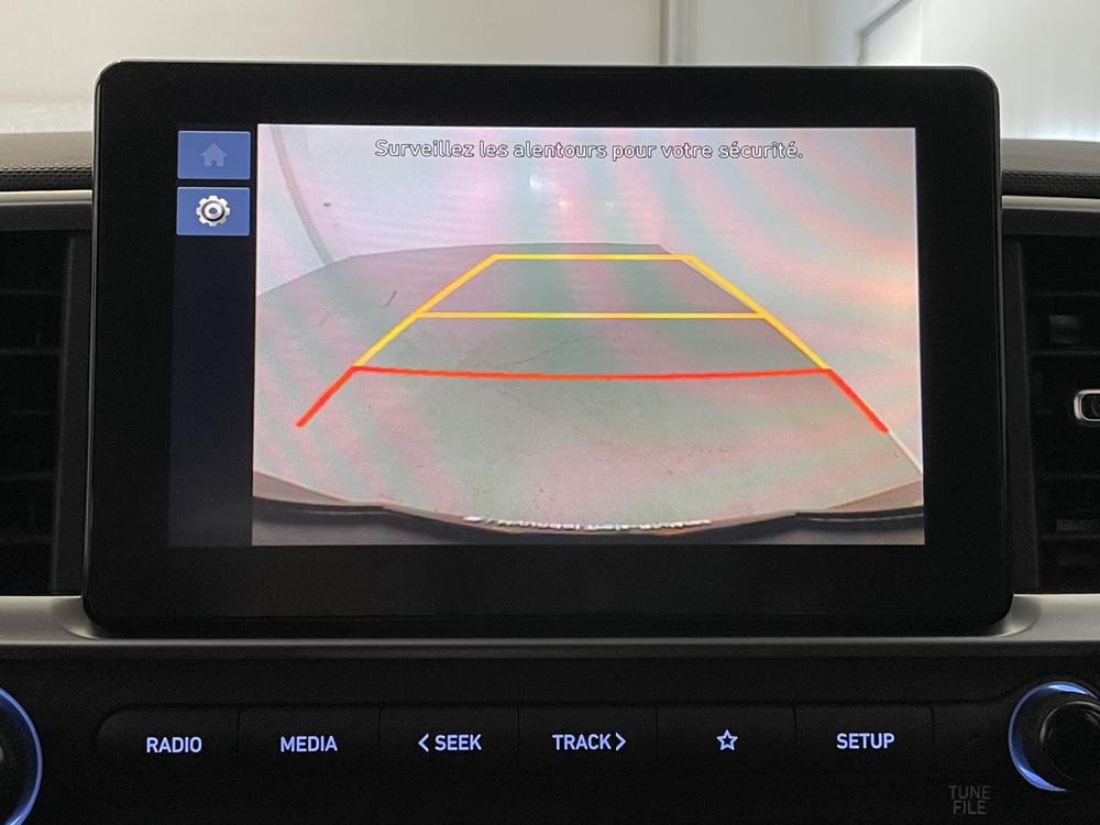 Hyundai Venue Essential 2024 d&rsquo;occasion à vendre - 22