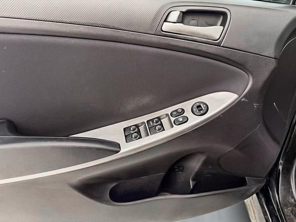 Hyundai Accent SE 2017 d&rsquo;occasion à vendre - 12