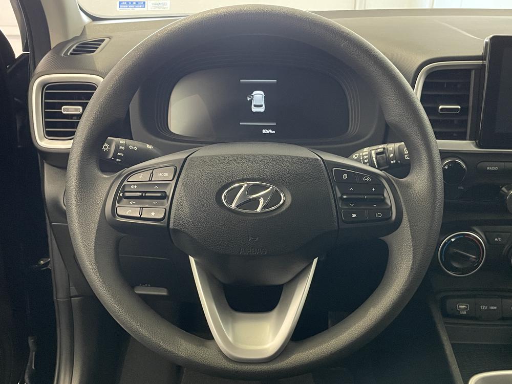 Hyundai Venue Essential 2024 d&rsquo;occasion à vendre - 13