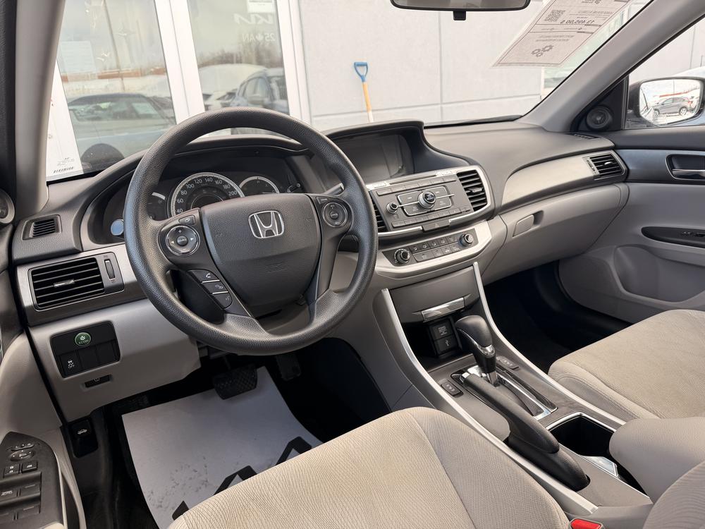 Honda Accord Sedan 2015 Noir usage à vendre Honda Accord Sedan 2015 Noir usage à vendre