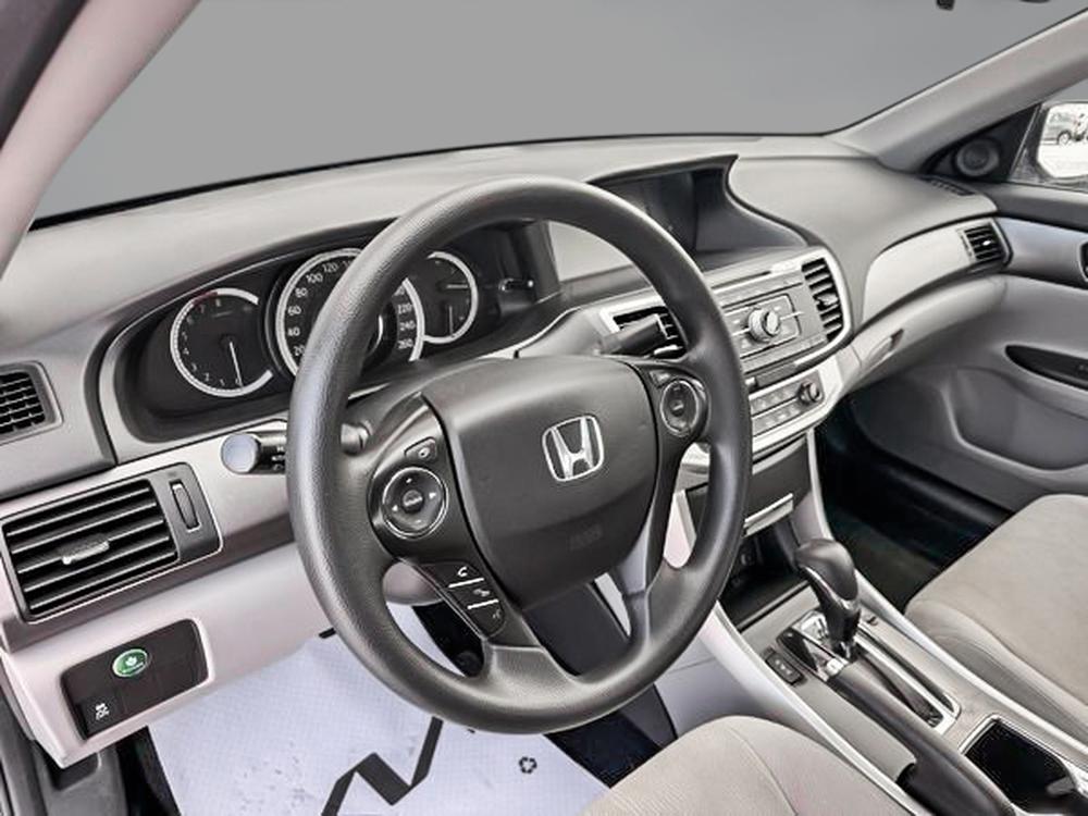 Honda Berline Accord LX 2015 d&rsquo;occasion à vendre - 16