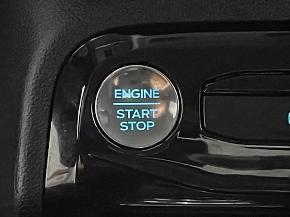 Ford Escape HYBRID PLUG-IN 2025 d&rsquo;occasion à vendre - 22