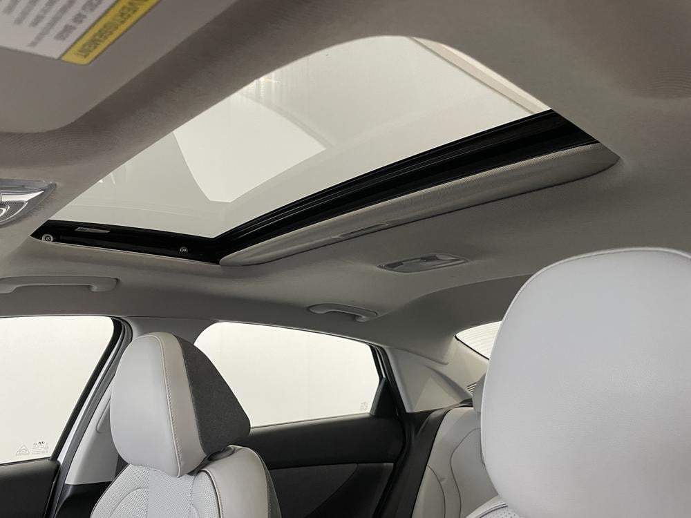 Hyundai Elantra hybride Luxury 2023 d&rsquo;occasion à vendre - 29