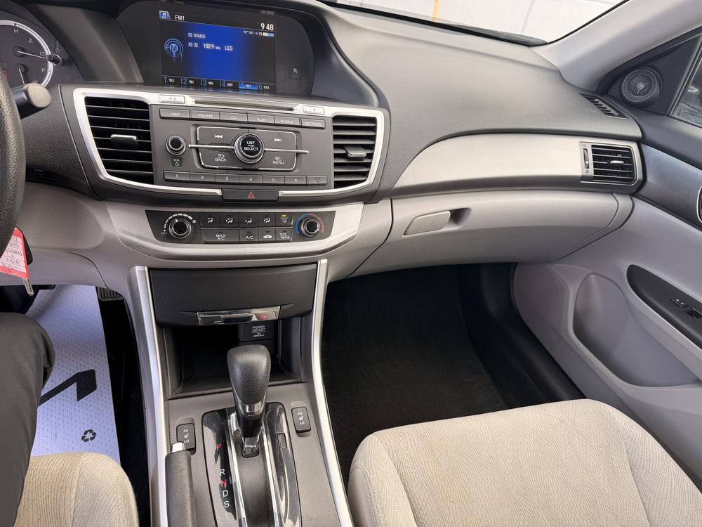 Honda Accord Sedan 2015 Noir usage à vendre Honda Accord Sedan 2015 Noir usage à vendre