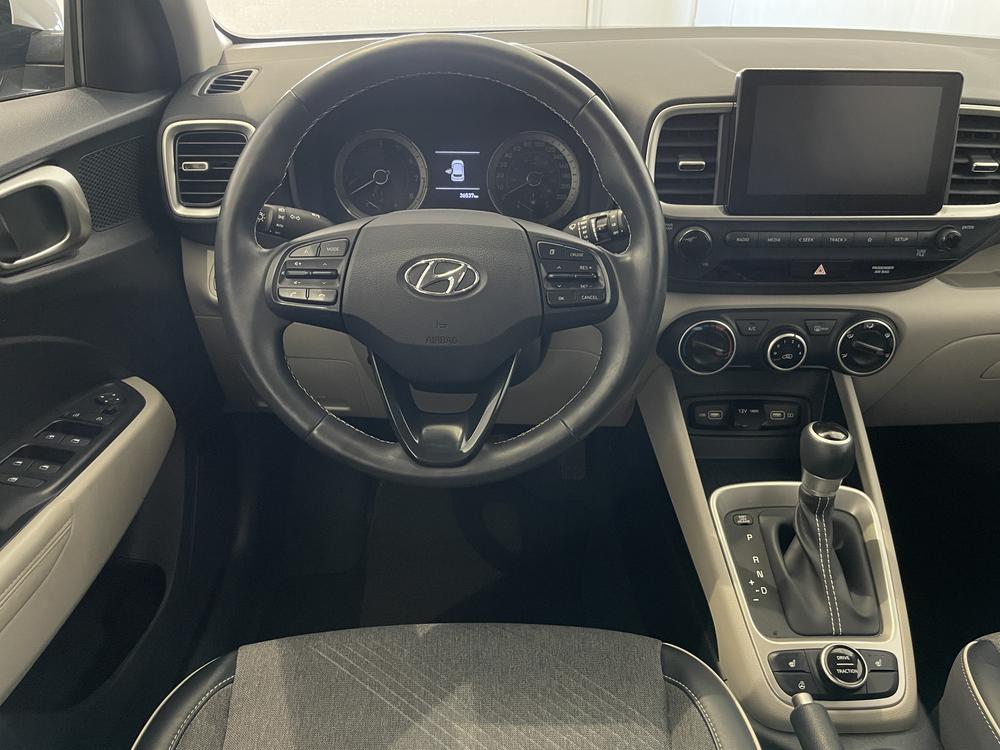Hyundai Venue Urban Edition / Toit blanc 2022 d&rsquo;occasion à vendre - 11
