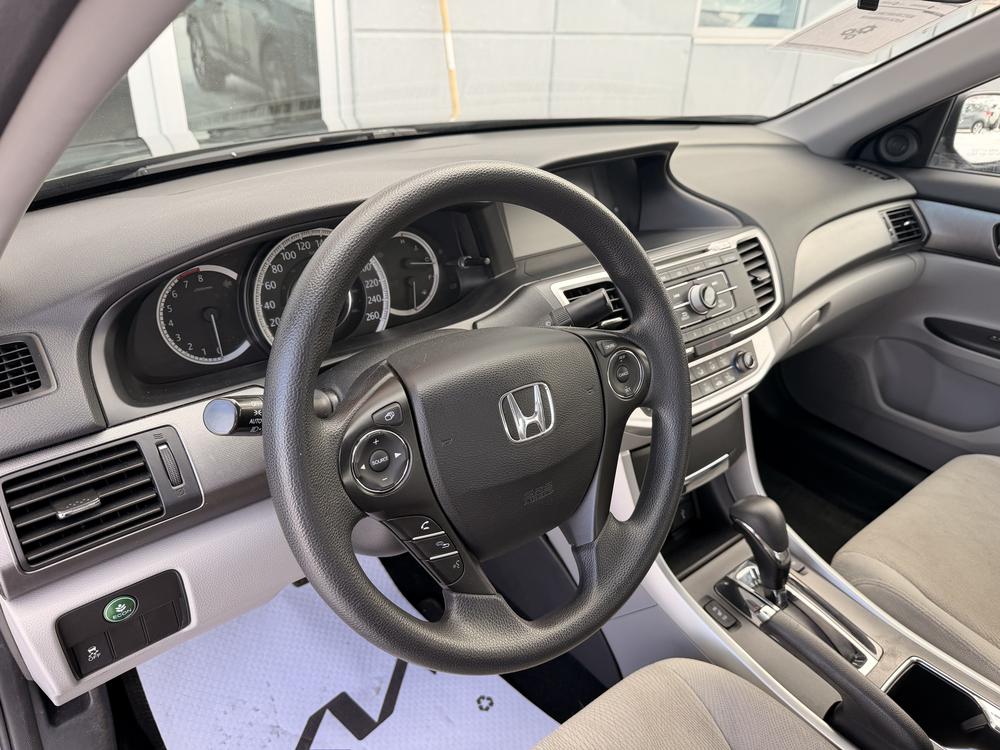 Honda Berline Accord LX 2015 d&rsquo;occasion à vendre - 16