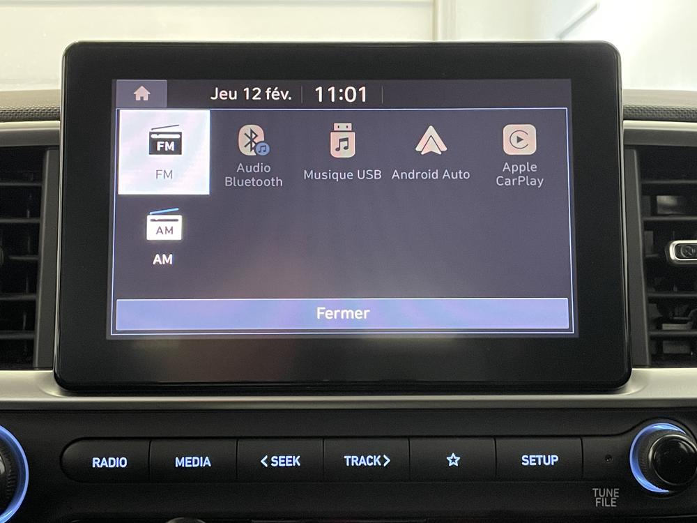 Hyundai Venue Essential 2024 d&rsquo;occasion à vendre - 21