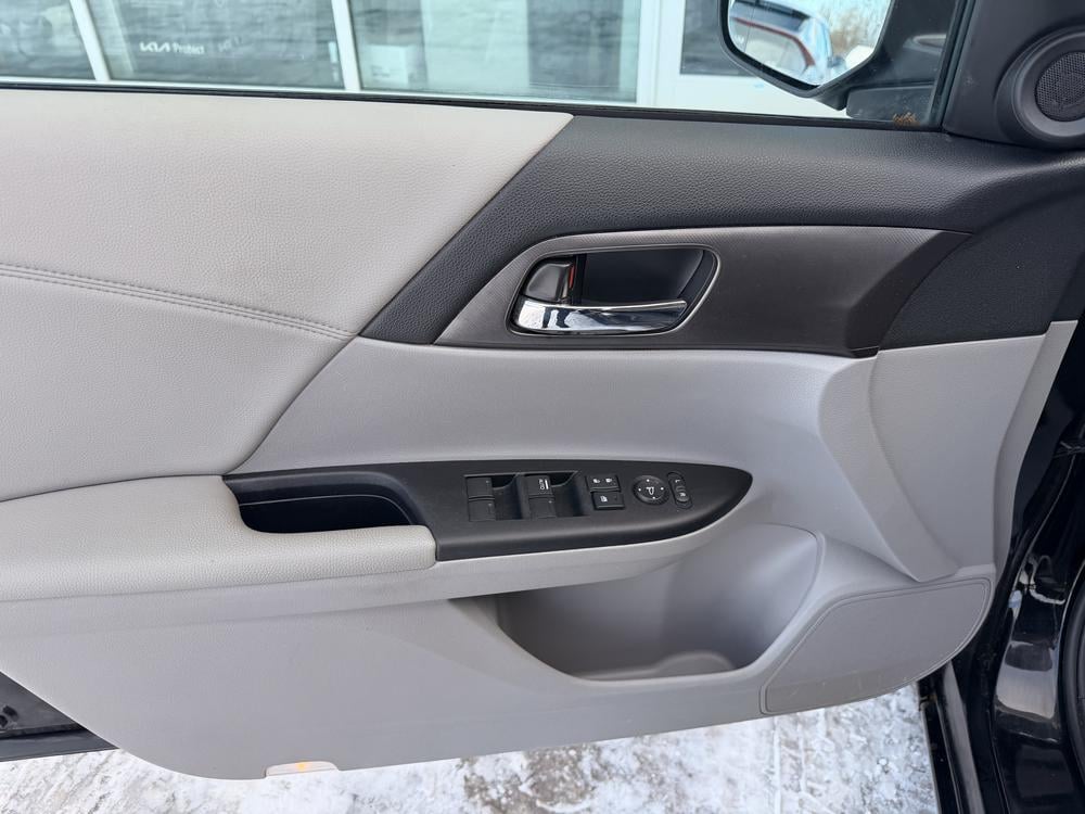 Honda Berline Accord LX 2015 d&rsquo;occasion à vendre - 9