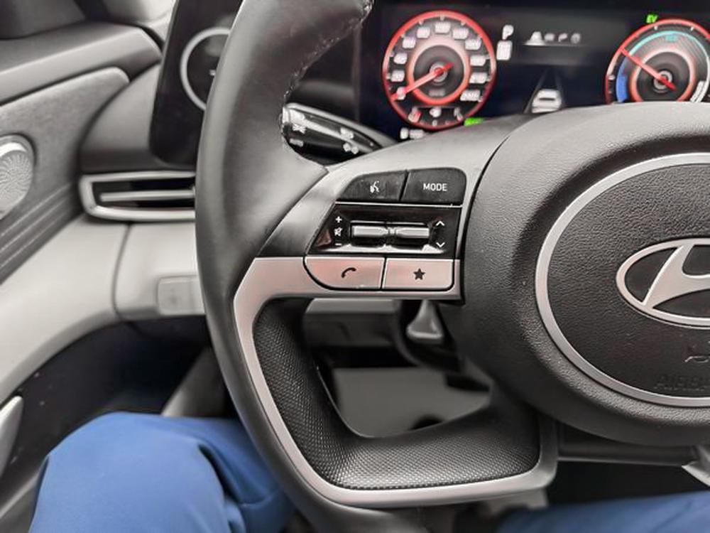 Hyundai Elantra hybride LUXURY 2025 d&rsquo;occasion à vendre - 21