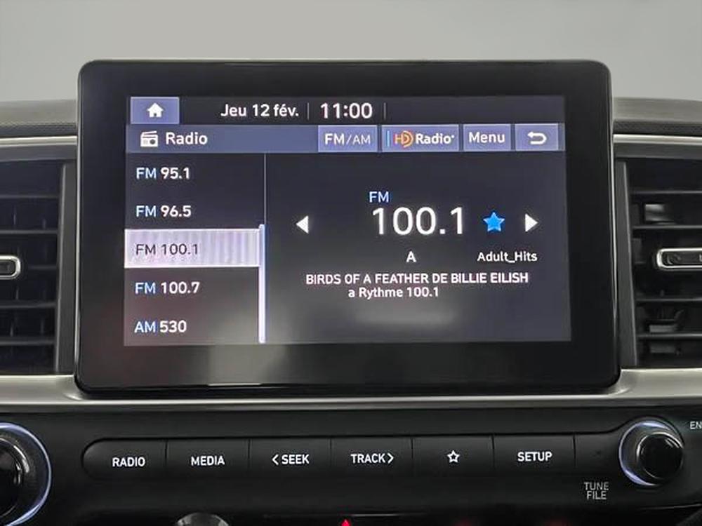 Hyundai Venue Essential 2024 d&rsquo;occasion à vendre - 19