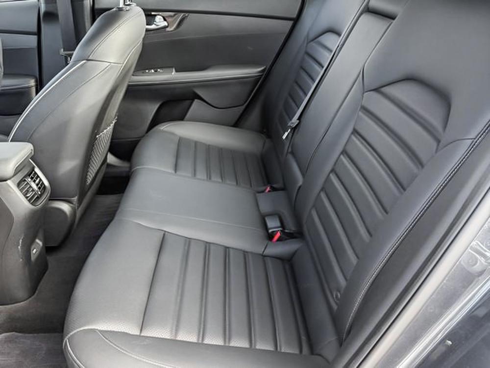 Kia Forte 2023 Gris usage à vendre Kia Forte 2023 Gris usage à vendre