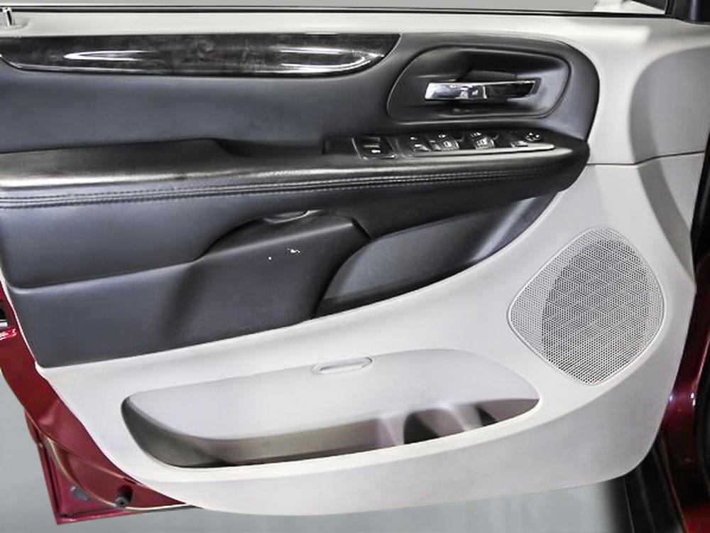 Dodge Grand Caravan 2017 Rouge usage à vendre Dodge Grand Caravan 2017 Rouge usage à vendre