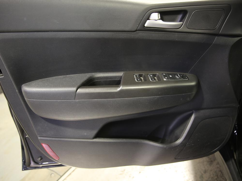 Kia Sportage LX 2022 d&rsquo;occasion à vendre - 13