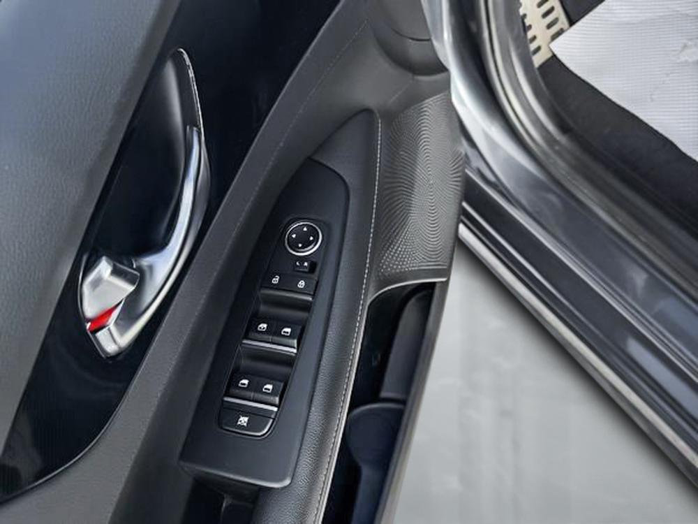 Kia Forte 2023 Gris usage à vendre Kia Forte 2023 Gris usage à vendre