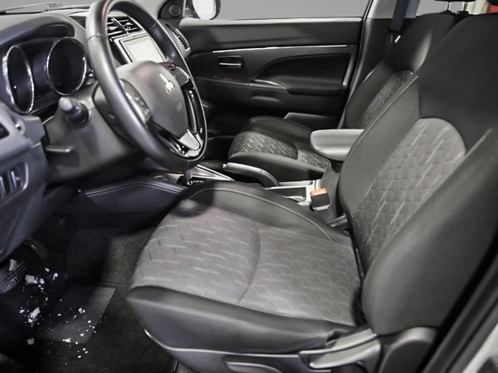 Mitsubishi RVR 2023 Gris usage à vendre Mitsubishi RVR 2023 Gris usage à vendre