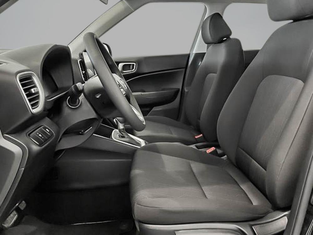 Hyundai Venue Essential 2024 d&rsquo;occasion à vendre - 12