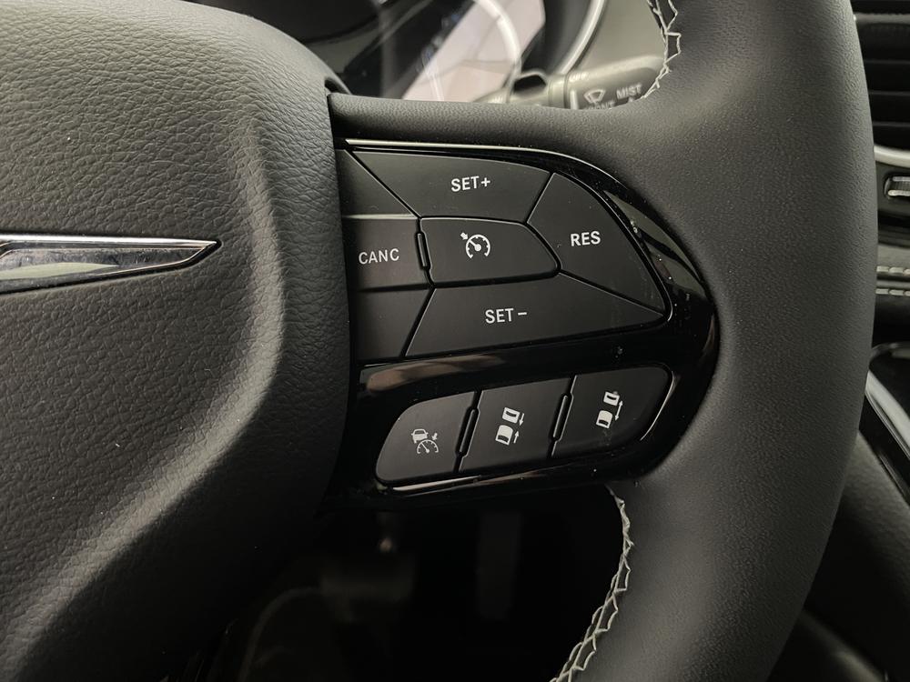 Chrysler Pacifica Hybrid Select / 7 passagers 2024 d&rsquo;occasion à vendre - 19