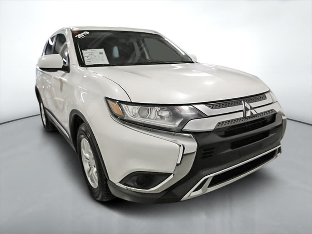 Mitsubishi Outlander ES
