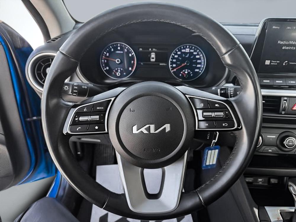 Kia Forte LX 2023 d&rsquo;occasion à vendre - 18