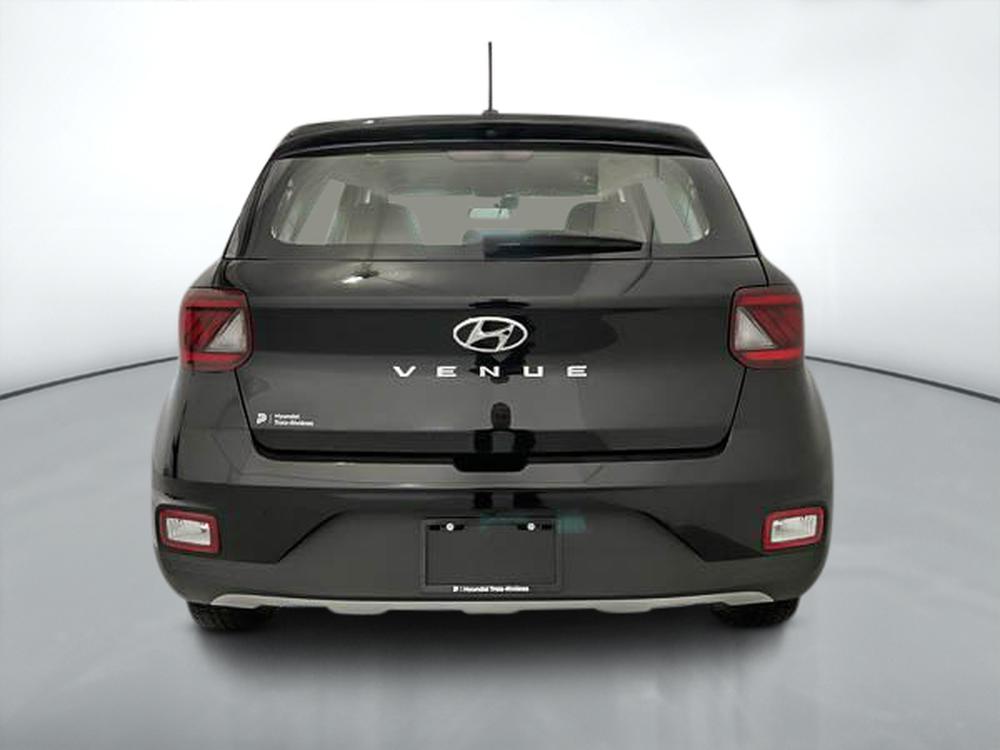 Hyundai Venue Essential 2024 d&rsquo;occasion à vendre - 7