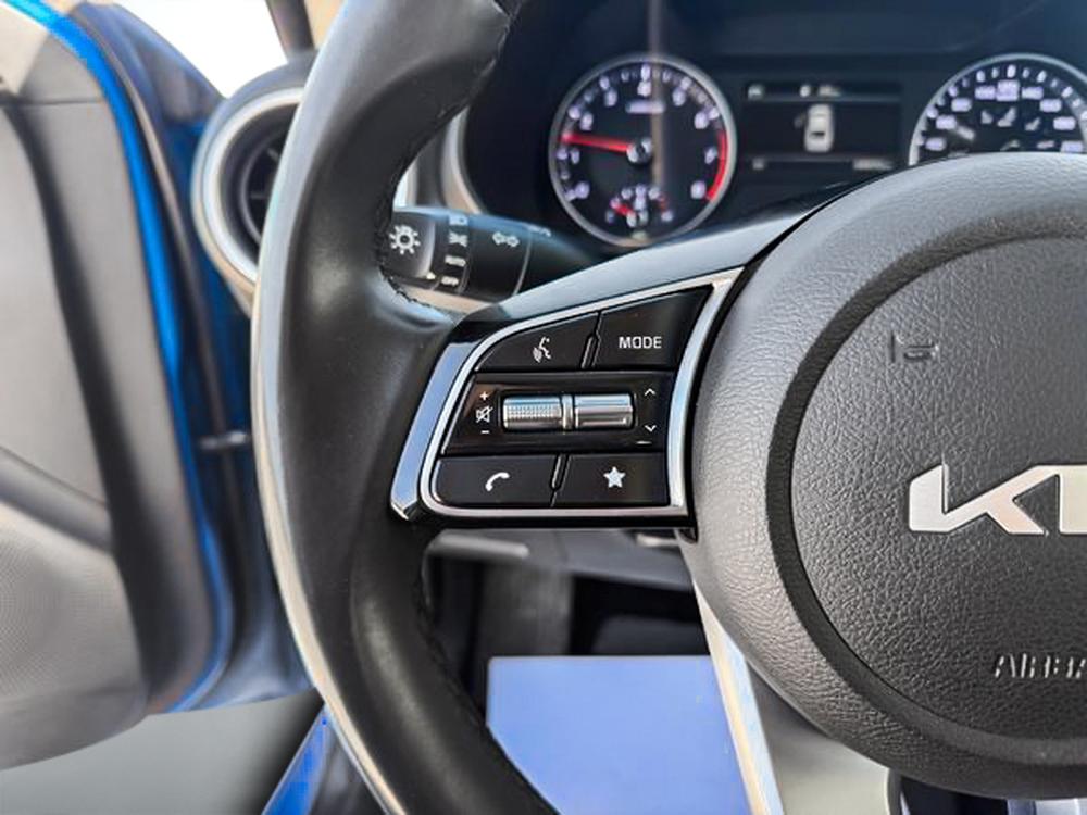 Kia Forte LX 2023 d&rsquo;occasion à vendre - 19