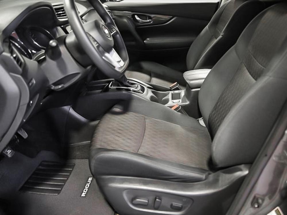 Nissan Rogue SV 2018 d&rsquo;occasion à vendre - 16