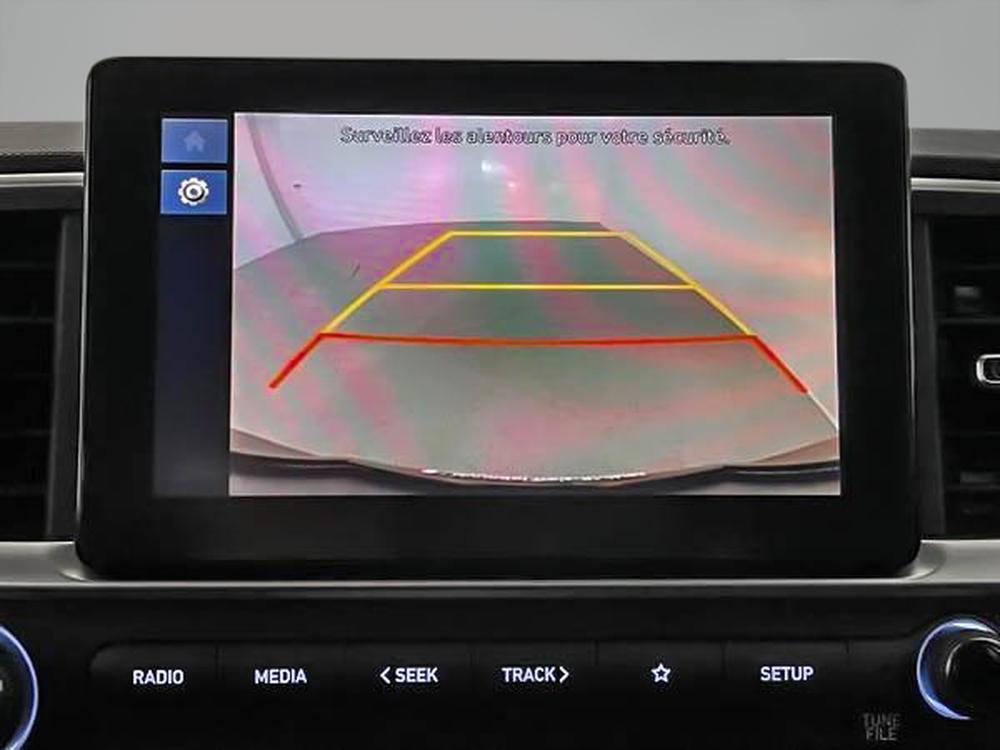 Hyundai Venue Essential 2024 d&rsquo;occasion à vendre - 22